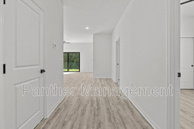 1111 Ichabod Ave in Lehigh Acres, FL - Building Photo - Building Photo
