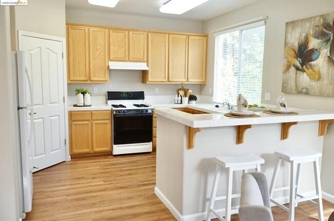 340 Upton Pyne Dr in Brentwood, CA - Building Photo - Building Photo