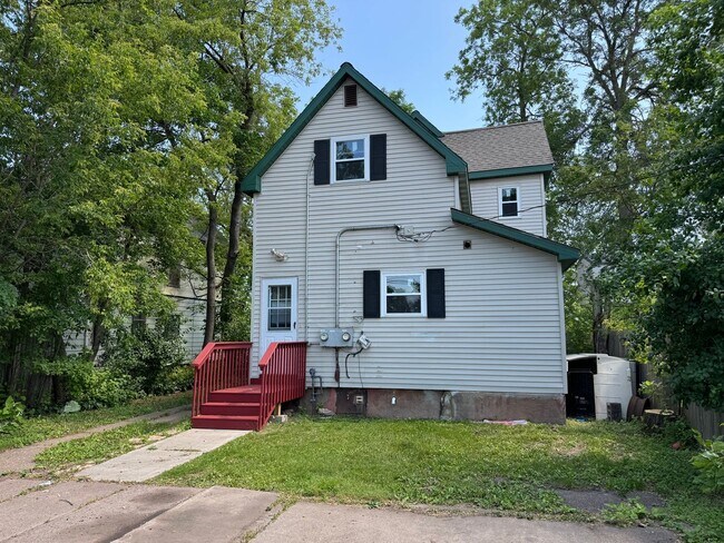 2126 E 4th St in Superior, WI - Building Photo - Building Photo