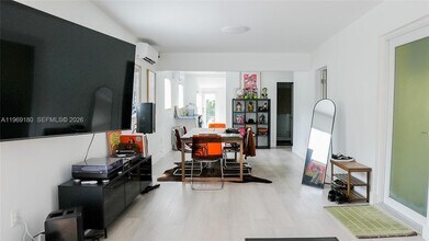 3010 NW 1st Ave in Miami, FL - Building Photo - Building Photo