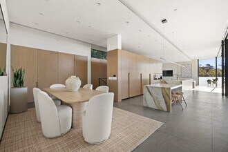 1807 Blue Heights Dr in Los Angeles, CA - Foto de edificio - Building Photo