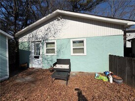 2701 Hood Ave NW in Atlanta, GA - Building Photo