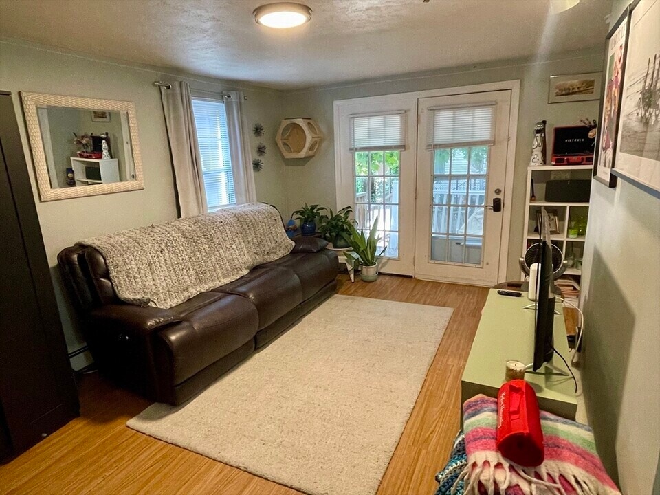 106 Sciarappa St, Unit #1R in Cambridge, MA - Building Photo