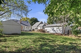 4918 N Berkeley Blvd in Whitefish Bay, WI - Building Photo - Building Photo