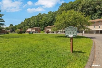 1634 Farmington Ave in Farmington, CT - Building Photo - Building Photo