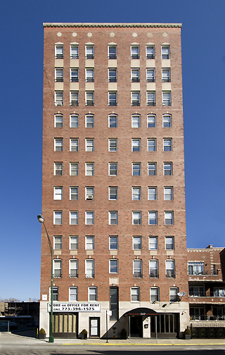 Lakeside Tower in Chicago, IL - Building Photo