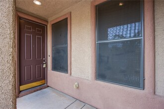 227 Palmarosa St in Henderson, NV - Building Photo - Building Photo