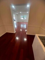 6354 Shannon Pkwy in Union City, GA - Building Photo