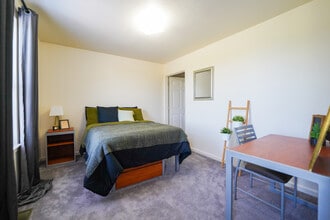 The Heights at Slippery Rock in Slippery Rock, PA - Building Photo - Building Photo