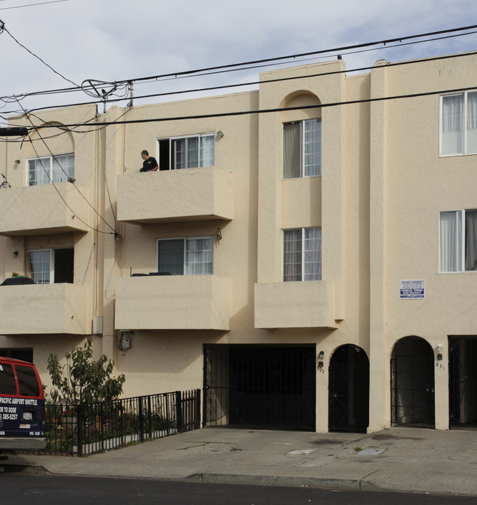 625 Villa St in Daly City, CA - Building Photo