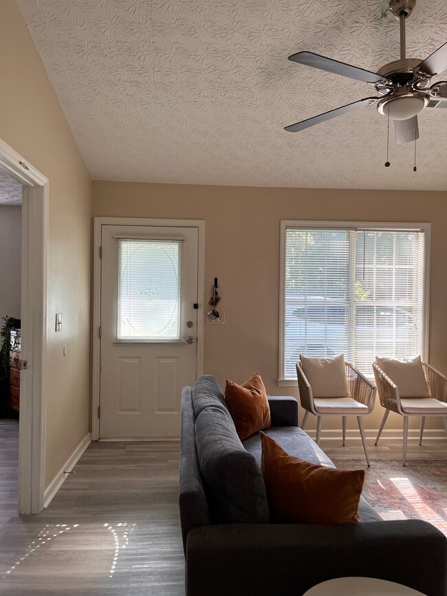 681 Senoia Rd in Tyrone, GA - Building Photo - Building Photo