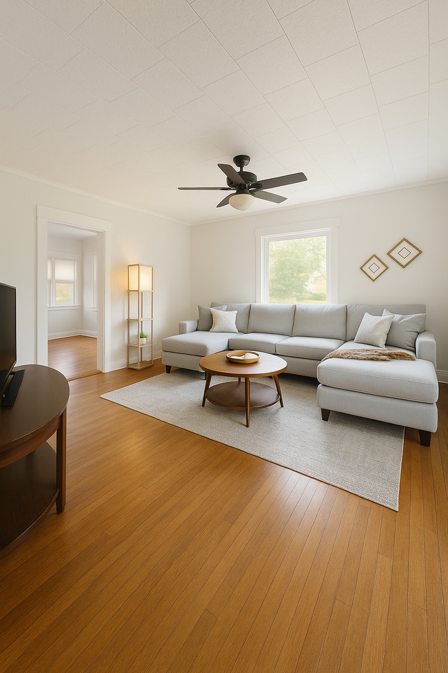 320 W Cooper St in Maryville, MO - Building Photo - Building Photo