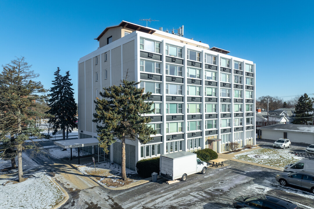 Parkway Circle in Chicago, IL - Building Photo