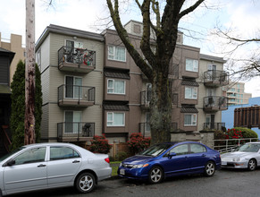 2525 Birch St in Vancouver, BC - Building Photo - Building Photo