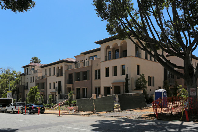 Villas & Terraces at Ambassador Gardens in Pasadena, CA - Building Photo - Building Photo