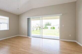 12019 Butler Woods Cir in Riverview, FL - Building Photo - Building Photo