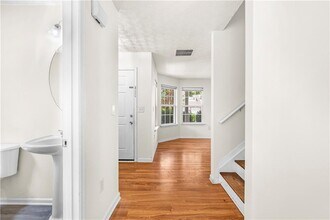 3740 Crescent Walk Ln NE in Suwanee, GA - Building Photo - Building Photo