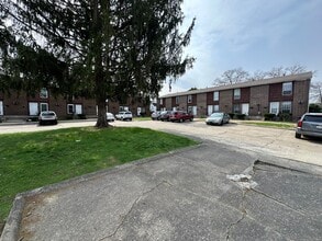 2212 36th St in Parkersburg, WV - Building Photo - Building Photo