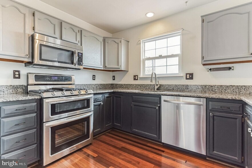 210 Golden Larch Terrace NE in Leesburg, VA - Building Photo
