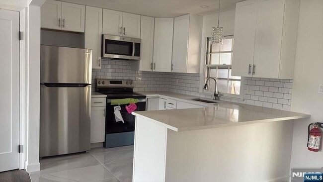 671 Midland Ave, Unit 5A in Garfield, NJ - Foto de edificio - Building Photo