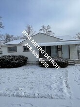 1189 Woodland Dr in Inkster, MI - Building Photo - Building Photo