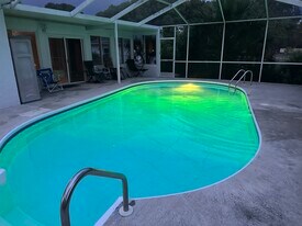 11011 Rollingwood Dr in Port Richey, FL - Building Photo