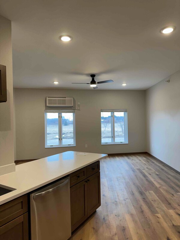 600 Hickory St in Gilman, WI - Foto de edificio - Building Photo