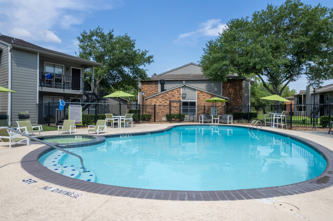 Lodge @ 1550 in Katy, TX - Foto de edificio - Building Photo