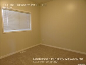 3810-3810 Dewdney Ave E in Regina, SK - Building Photo - Building Photo