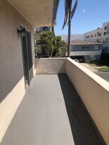 11815 Goshen Ave, Unit 4 in Los Angeles, CA - Building Photo
