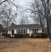 232 Pinckney St in Sumter, SC - Building Photo