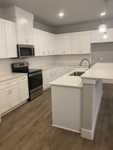 649 The Cottages in Godley, TX - Building Photo - Building Photo