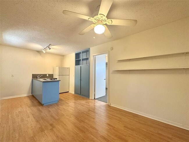 2711 Hemphill Park in Austin, TX - Building Photo - Building Photo