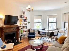 247 Newbury St, Unit 2R in Boston, MA - Building Photo - Building Photo