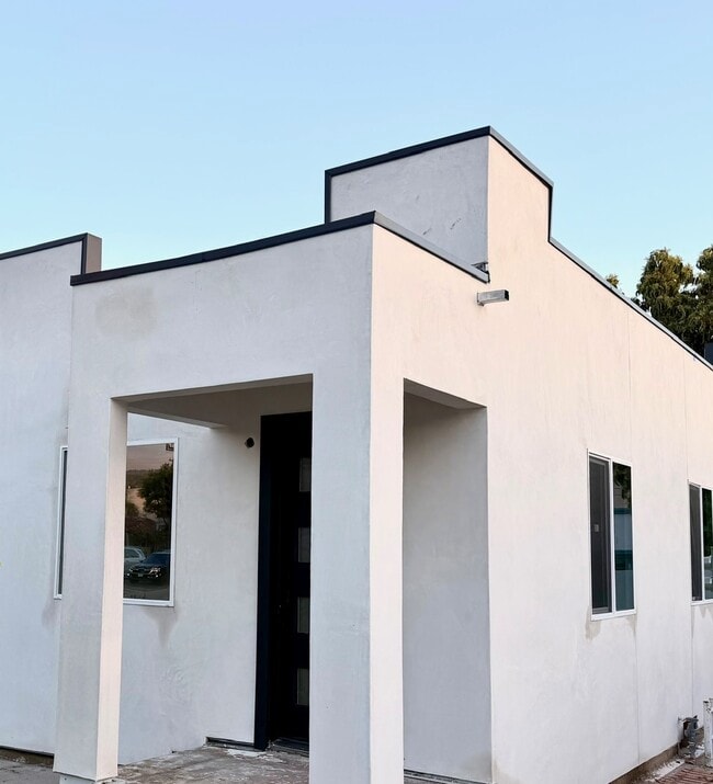 1144 E Wilson Ave, Unit 1144 E Wilson