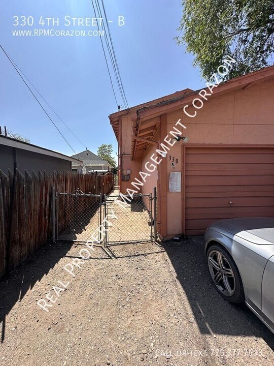 330 4th St in Sparks, NV - Building Photo
