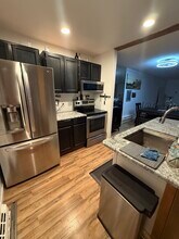 11 King Arthur Dr in East Lyme, CT - Building Photo - Building Photo