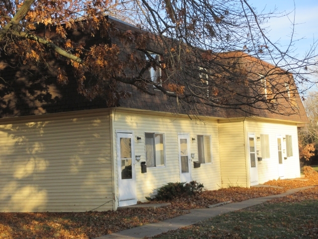 Westbrook Apartments in West Burlington, IA - Building Photo - Building Photo