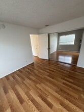 3350 Drew St, Unit 305 in Los Angeles, CA - Building Photo - Building Photo