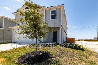 4139 Trail de Paris in New Braunfels, TX - Building Photo - Building Photo