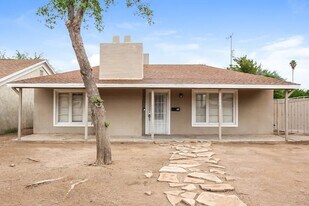 1043 E Indianola Ave in Phoenix, AZ - Building Photo