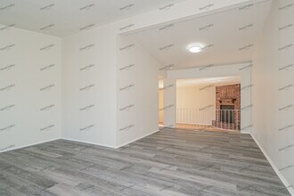 1805 Aqueduct Dr in Florissant, MO - Building Photo - Building Photo