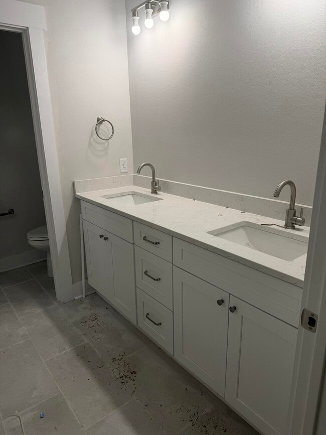 710 Dale Pl in Fort Walton Beach, FL - Building Photo - Building Photo