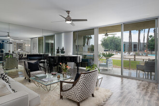 477 Desert Lakes Dr in Palm Springs, CA - Building Photo - Building Photo