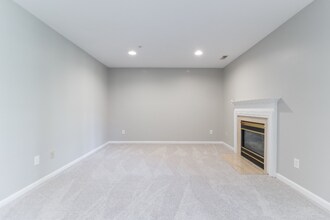 733 Mashie Ct in Arnold, MD - Foto de edificio - Building Photo