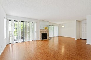 10604 Wilkins Ave in Los Angeles, CA - Building Photo