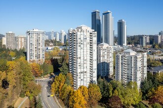 Emerald Manor in Burnaby, BC - Building Photo - Building Photo