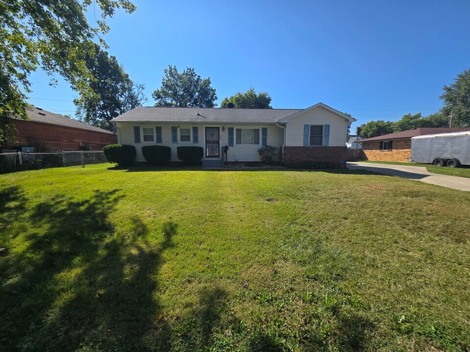 835 E Edwards Ave in Indianapolis, IN - Building Photo