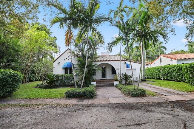 410 Minorca Ave in Coral Gables, FL - Building Photo - Building Photo