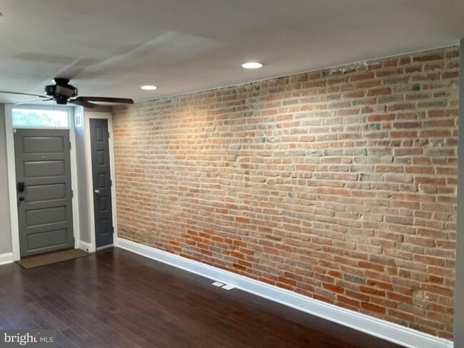 2437 Fleet St in Baltimore, MD - Building Photo - Building Photo